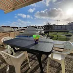 Διαμέρισμα 3 Pieces Avec Balcon, Piscine Collective Et Parking Proche Ocean A - Fr-1-224c-250