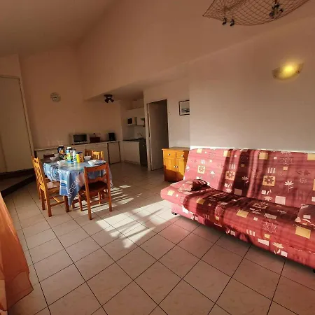 3 Pieces Avec Balcon, Piscine Collective Et Parking Proche Ocean A - Fr-1-224c-250 * Saint-Hilaire-de-Riez