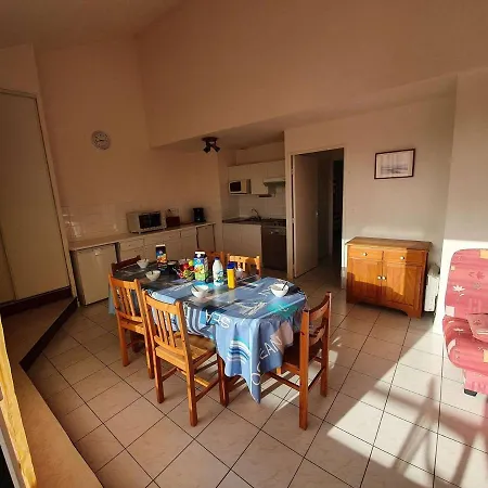 3 Pieces Avec Balcon, Piscine Collective Et Parking Proche Ocean A - Fr-1-224c-250 * Saint-Hilaire-de-Riez