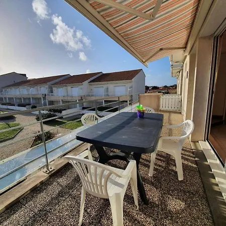 3 Pièces Avec Balcon, Piscine Collective Et Parking Proche Océan à - Fr-1-224c-250 * Saint-Hilaire-de-Riez